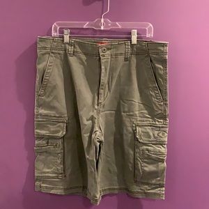 Men’s Green Cargo Shorts